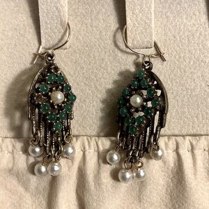 Vintage Green Bead & Pearl Dangle Pierced Earrings (missing one bead)